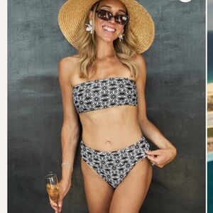 Watercolors Kenny Flowers THE Pedregal
BANDEAU BIKINI TOP